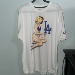 White Graphic  New Era Pin up  Girl Tee with LA Logo size XXL like new
